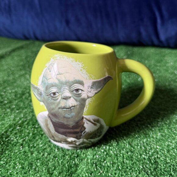 Yoda May the Force be with You Star Wars 18 Oz Green Ceramic Coffee Mug Tea Cup - Picture 1 of 11
